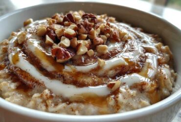 Cinnamon Roll Oatmeal