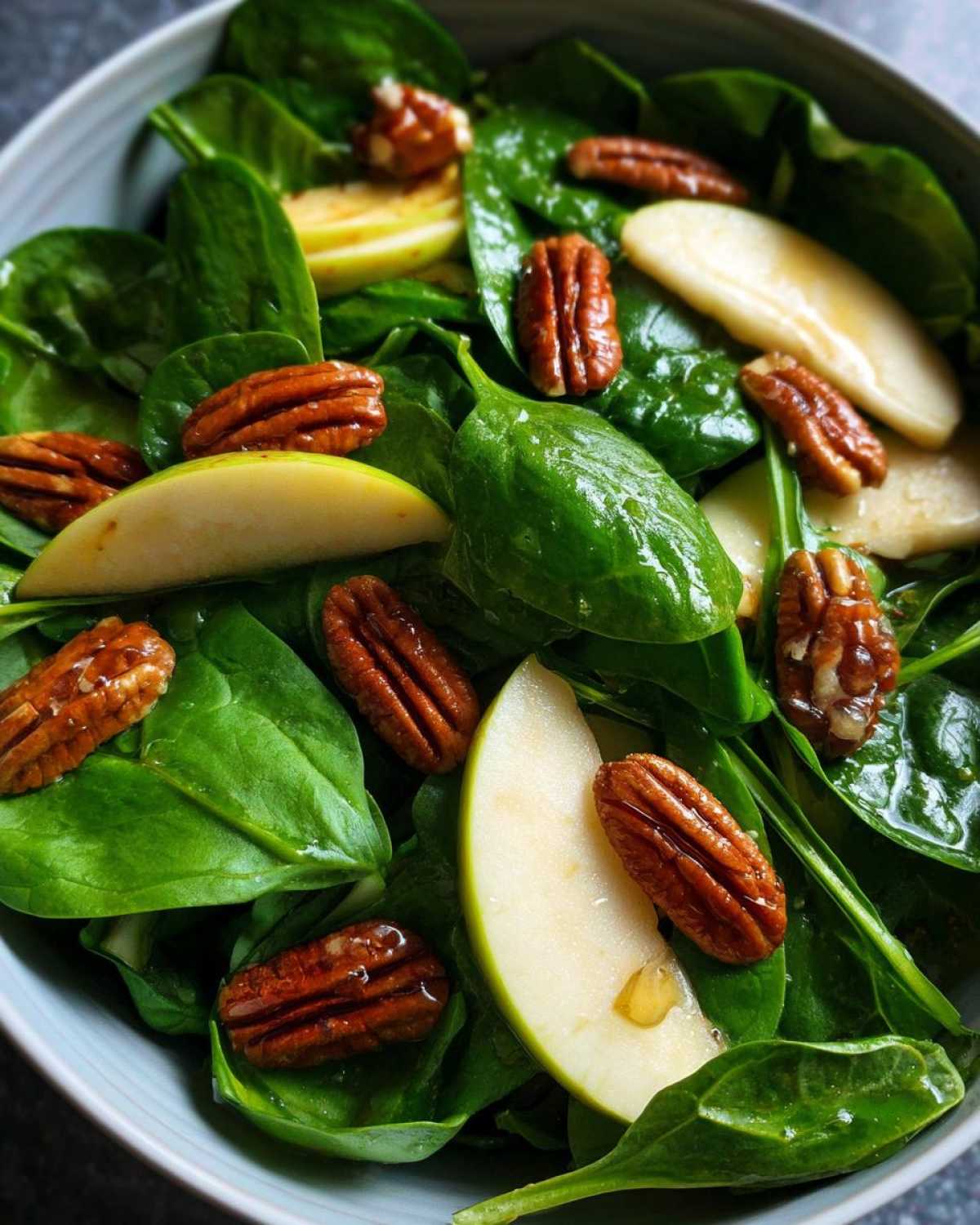 Spinach Pecan Apple Salad - detail 4